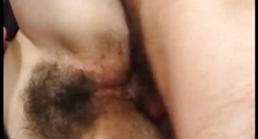 sex châu âu chị họ Ngồi xổm trên vòi nước béo của phim xes khong che hàng xóm bên hồ bơi.